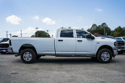 2025 RAM 2500 Tradesman Crew Cab 4x4 8' Box