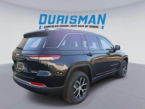 Diamond Black Crystal Pearlcoat 2025 Jeep Grand Cherokee Limited