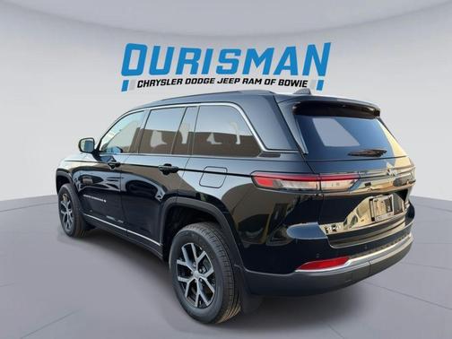 Diamond Black Crystal Pearlcoat 2025 Jeep Grand Cherokee Limited