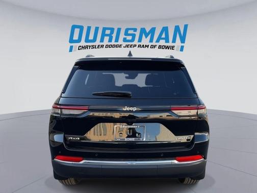 Diamond Black Crystal Pearlcoat 2025 Jeep Grand Cherokee Limited