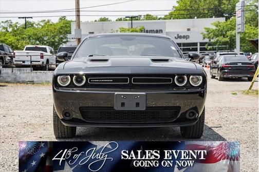 2022 Dodge Challenger SXT