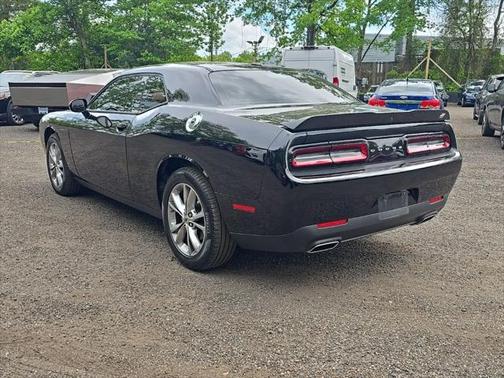 2022 Dodge Challenger SXT