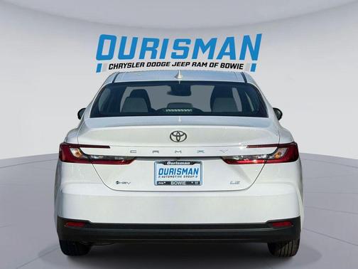 Ice Cap 2025 Toyota Camry LE