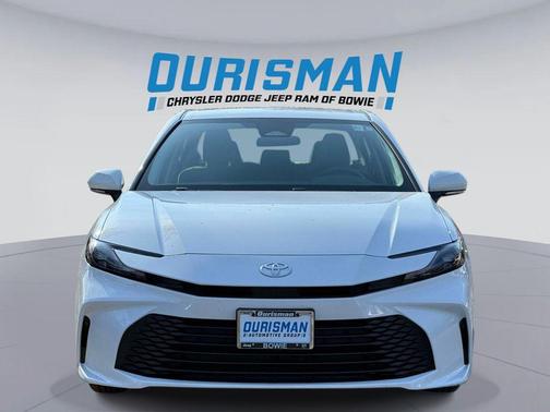 Ice Cap 2025 Toyota Camry LE