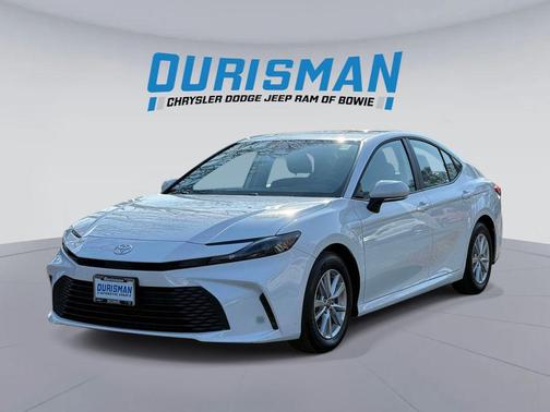 Ice Cap 2025 Toyota Camry LE