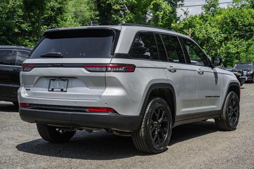 2024 Jeep Grand Cherokee Altitude