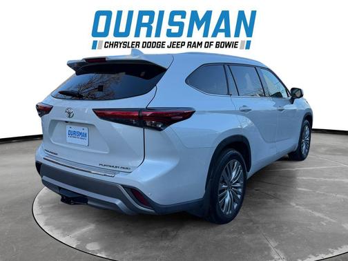 2023 Toyota Highlander Platinum