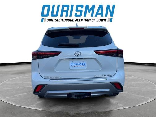 2023 Toyota Highlander Platinum