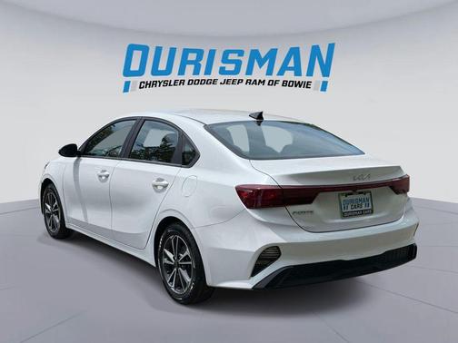 Snow White Pearl 2022 Kia Forte LXS