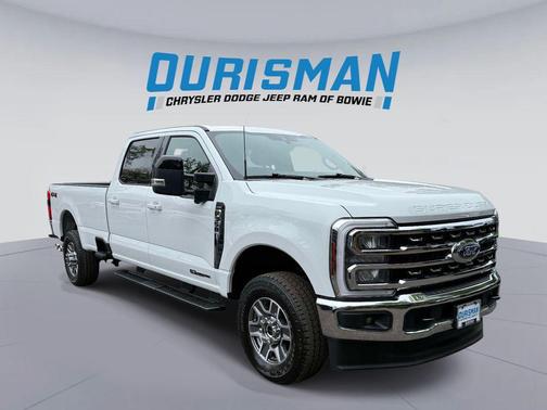 Oxford White 2025 Ford F-350 Lariat