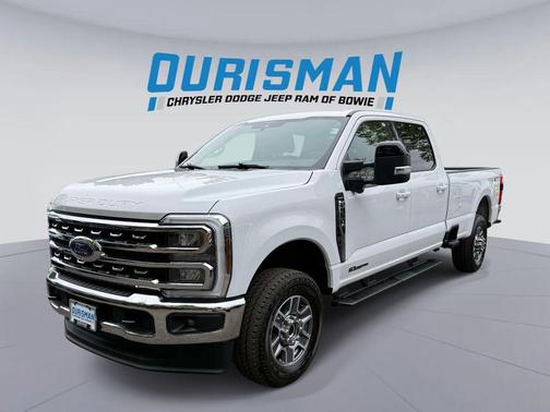 Oxford White 2025 Ford F-350 Lariat
