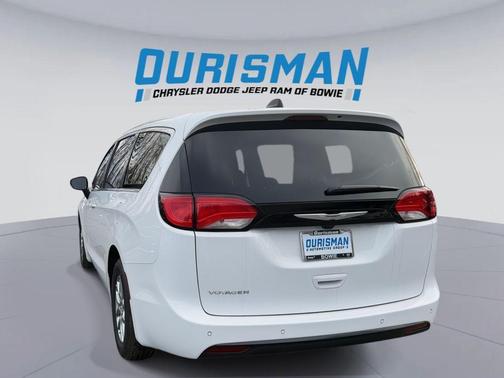 2026 Chrysler Voyager LX