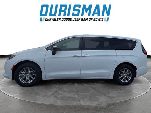 2026 Chrysler Voyager LX