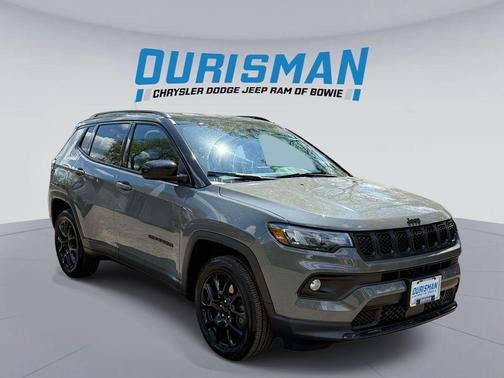 Sting-Gray Clearcoat 2023 Jeep Compass Latitude