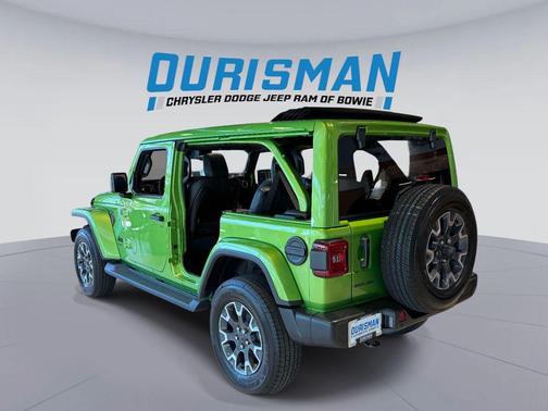 Mojito Clearcoat 2026 Jeep Wrangler 4-Door Sahara 4x4