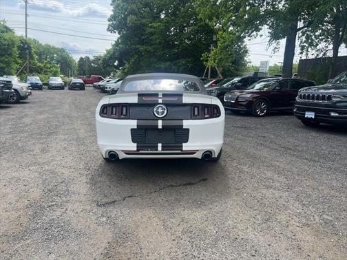 2013 Ford Mustang V6