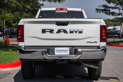 2025 RAM 2500 Tradesman Crew Cab 4x4 8' Box