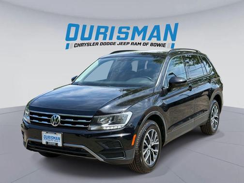 Deep Black Pearl 2019 Volkswagen Tiguan 2.0T SE 4MOTION