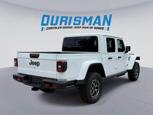 Bright White Clearcoat 2026 Jeep Gladiator Rubicon