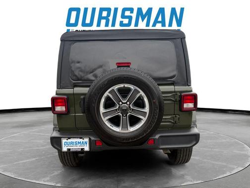 2023 Jeep Wrangler 4-Door Sahara 4x4