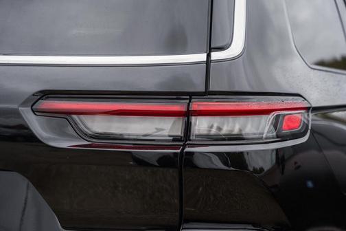 2022 Jeep Grand Cherokee L Laredo