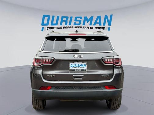 Granite Crystal Metallic Clearcoat 2019 Jeep Compass Latitude