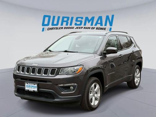 Granite Crystal Metallic Clearcoat 2019 Jeep Compass Latitude