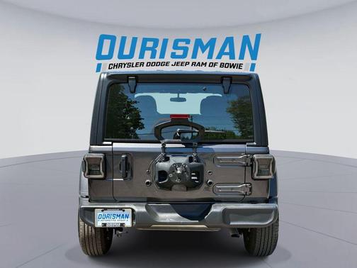 Granite Crystal Metallic Clearcoat 2025 Jeep Wrangler Sport