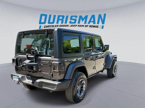 Granite Crystal Metallic Clearcoat 2025 Jeep Wrangler Sport