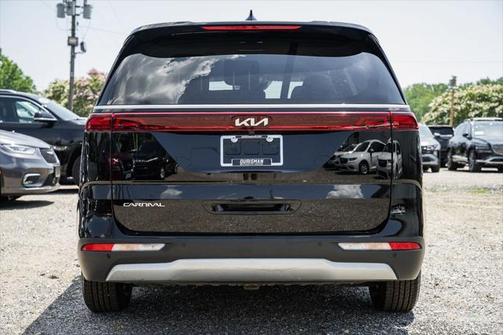 2023 Kia Carnival LX