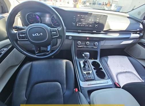 2023 Kia Carnival LX