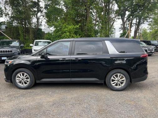 2023 Kia Carnival LX