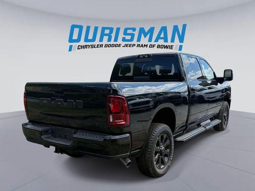 Diamond Black Crystal Pearlcoat 2026 RAM 2500 Big Horn Crew Cab 4x4 6'4' Box
