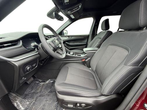 Velvet Red Pearlcoat 2024 Jeep Grand Cherokee Laredo