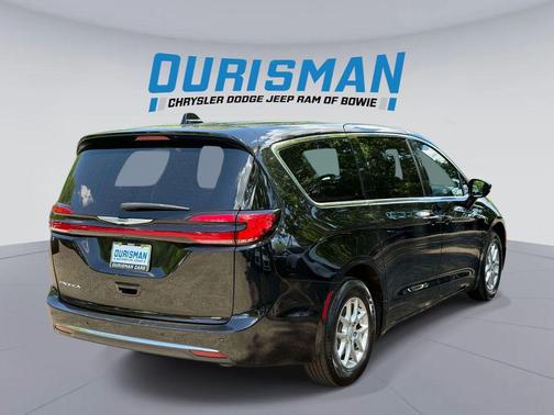 Diamond Black 2025 Chrysler Pacifica L
