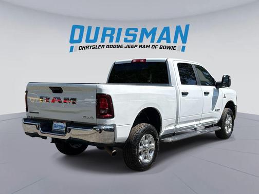 Bright White Clearcoat 2025 RAM 2500 Big Horn Crew Cab 4x4 6'4' Box
