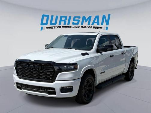Bright White Clearcoat 2026 RAM 1500 Big Horn/Lone Star