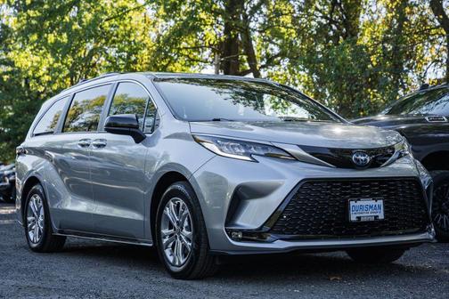 2023 Toyota Sienna XSE 7 Passenger