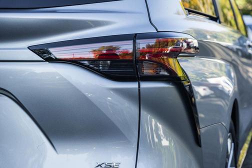 2023 Toyota Sienna XSE 7 Passenger