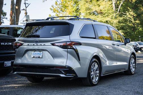 2023 Toyota Sienna XSE 7 Passenger