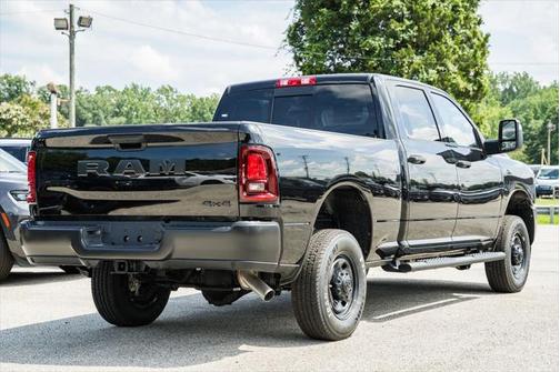 2025 RAM 2500 Tradesman Crew Cab 4x4 8' Box