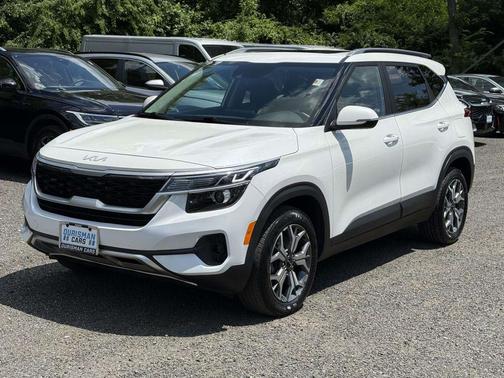 Snow White Pearl 2022 Kia Seltos EX