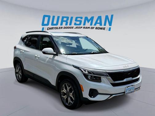 Snow White Pearl 2022 Kia Seltos EX