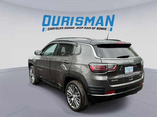Granite Crystal Metallic Clearcoat 2022 Jeep Compass Limited
