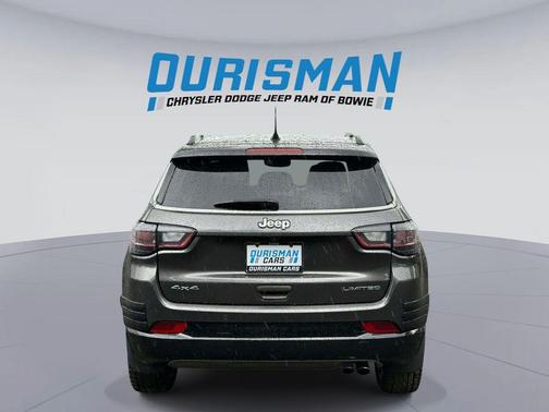 Granite Crystal Metallic Clearcoat 2022 Jeep Compass Limited