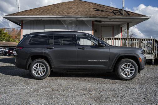 2025 Jeep Grand Cherokee L Laredo