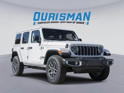 Bright White Clearcoat 2025 Jeep Wrangler 4-Door Sahara 4x4