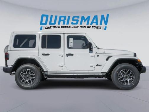 Bright White Clearcoat 2025 Jeep Wrangler 4-Door Sahara 4x4