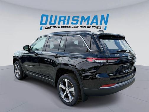 Diamond Black Crystal Pearlcoat 2026 Jeep Grand Cherokee Limited
