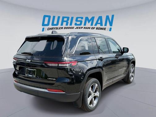 Diamond Black Crystal Pearlcoat 2026 Jeep Grand Cherokee Limited